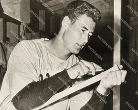 HB777 Ted Williams Boston Red Sox 8x10 11x14 16x20 Photo